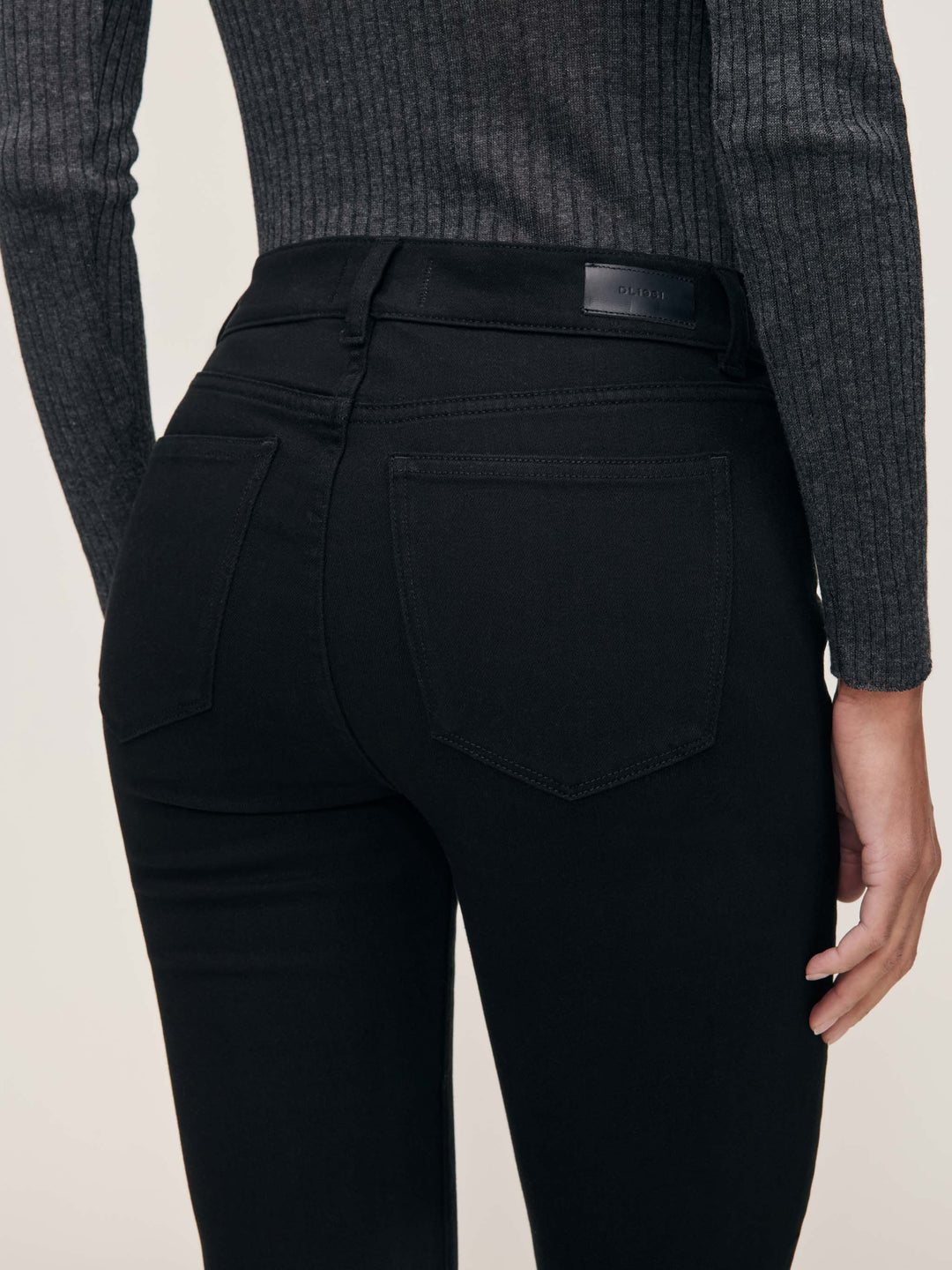Mara Straight Mid Rise Instasculpt™ Ankle Jeans