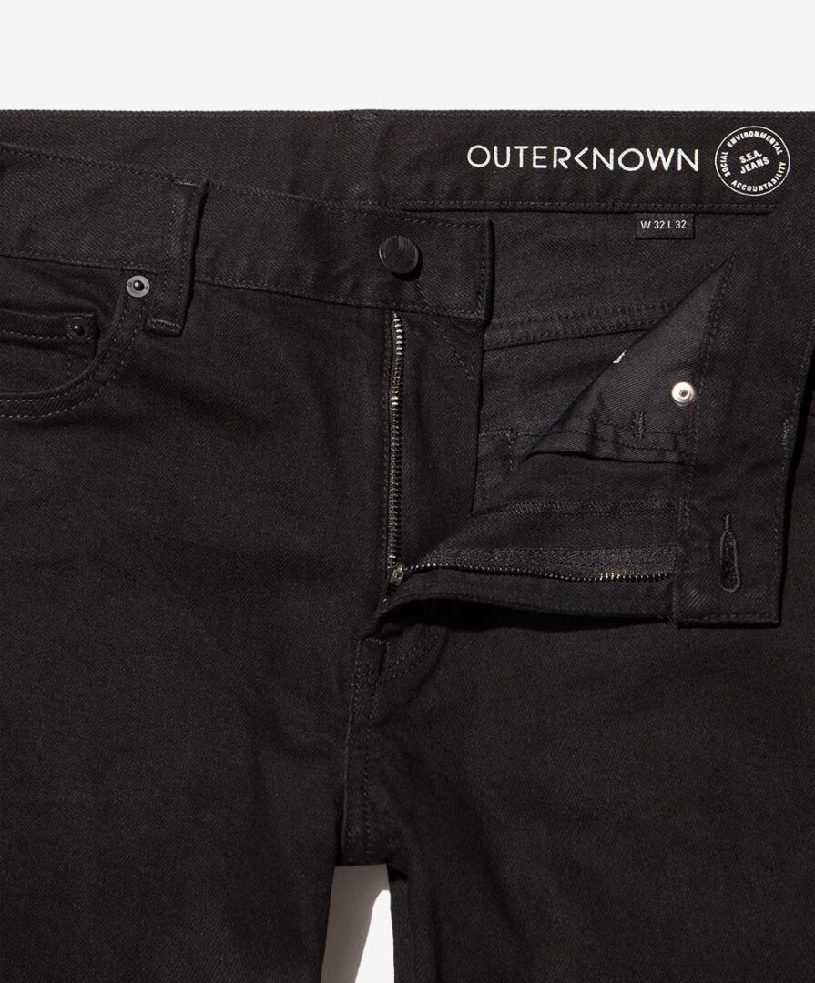 1630002-black-3
