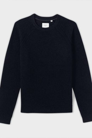 Simple black woollen sweater full sleeves